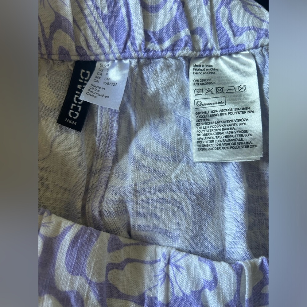 Purple and white swirl shorts size small